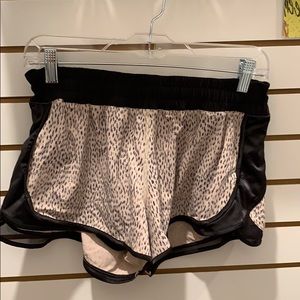 Lululemon Womens Shorts size 10